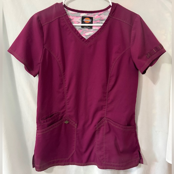 Dickies Tops - Dickies Scrub Top Women’s Size Small